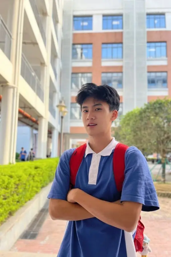 Ảnh trai đẹp 2 mái học sinh nụ cười tươi Ảnh trai đẹp 2 mái học sinh nụ cười tươi