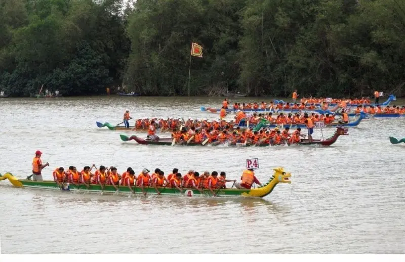 Cảm nhận vẻ đẹp đậm chất văn hóa từ lễ hội truyền thống.