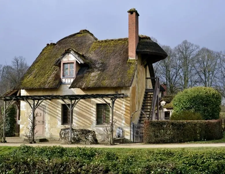 Phong cảnh nhà cổ kính tuyệt đẹp trong ánh sáng ban mai