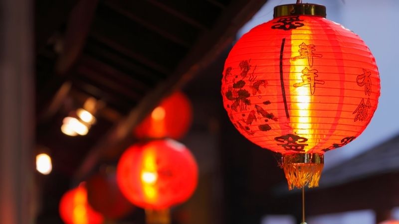 Phong cảnh đèn lồng cổ điển làm sáng rực phố đêm Phong cảnh đèn lồng cổ điển làm sáng rực phố đêm