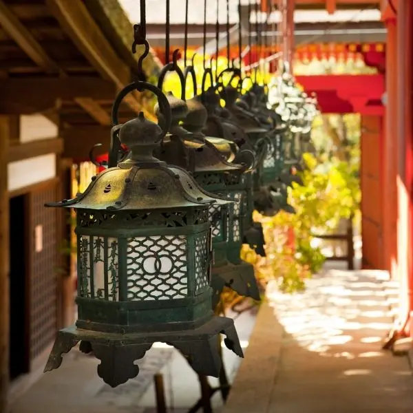 Đèn lồng cổ điển mang lại sự ấm áp cho không gian Đèn lồng cổ điển mang lại sự ấm áp cho không gian