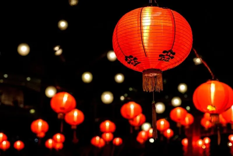 Không gian lãng mạn với ánh đèn lồng cổ điển truyền thống Không gian lãng mạn với ánh đèn lồng cổ điển truyền thống