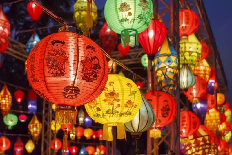 Ánh sáng cổ điển từ đèn lồng truyền thống tạo nên nét đẹp độc đáo Ánh sáng cổ điển từ đèn lồng truyền thống tạo nên nét đẹp độc đáo