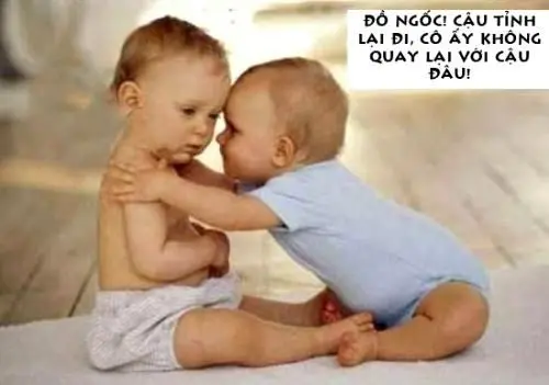 Meme 2 bé trẻ con an ủi lẫn nhau