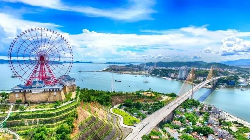 Cảm nhận thiên nhiên qua những hình ảnh về vịnh Hạ Long Cảm nhận thiên nhiên qua những hình ảnh về vịnh Hạ Long