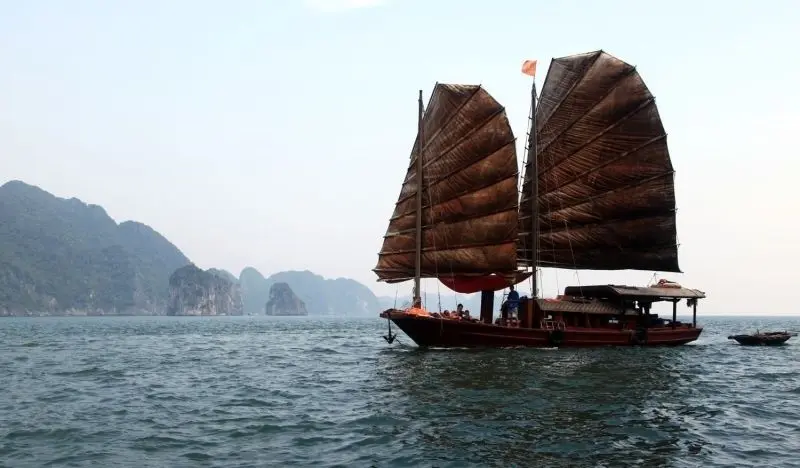 Những hình ảnh về vịnh Hạ Long đẹp như tranh vẽ Những hình ảnh về vịnh Hạ Long đẹp như tranh vẽ
