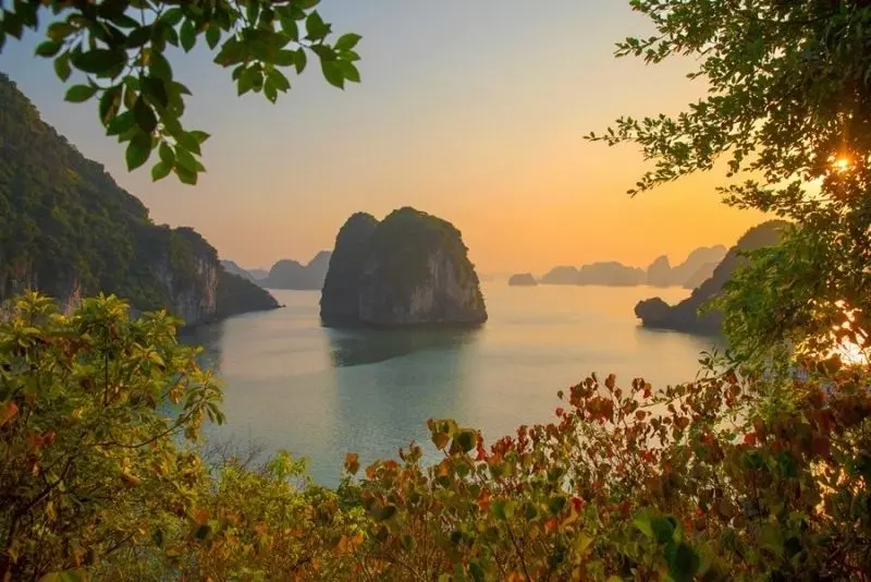 Khám phá vẻ đẹp Việt Nam qua những hình ảnh về vịnh Hạ Long Khám phá vẻ đẹp Việt Nam qua những hình ảnh về vịnh Hạ Long