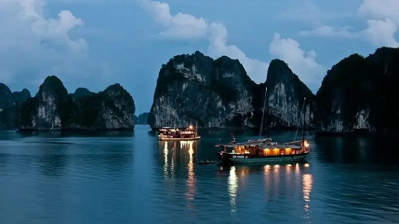 Ảnh vịnh Hạ Long về đêm lung linh huyền ảo Ảnh vịnh Hạ Long về đêm lung linh huyền ảo