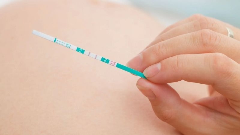Hình ảnh que thử thai 2 vạch chuẩn xác Hình ảnh que thử thai 2 vạch chuẩn xác