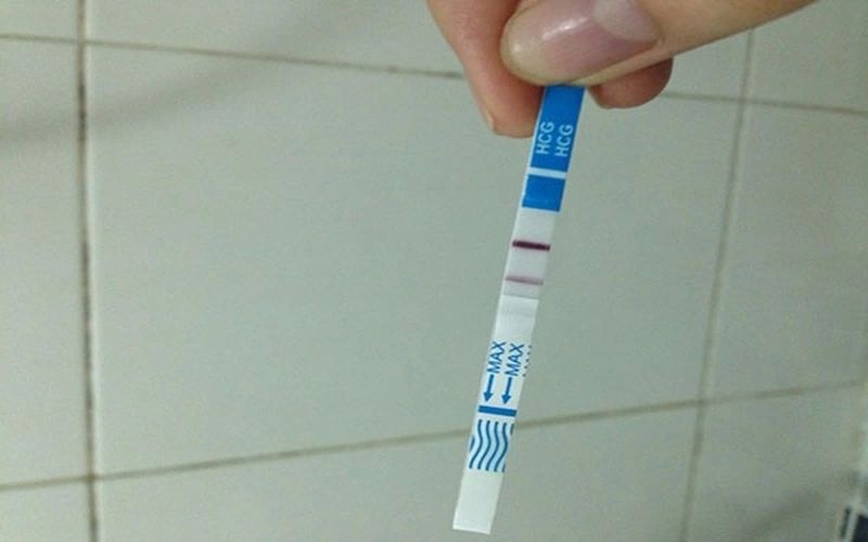Hình ảnh que thử thai 2 vạch được kiểm chứng Hình ảnh que thử thai 2 vạch được kiểm chứng