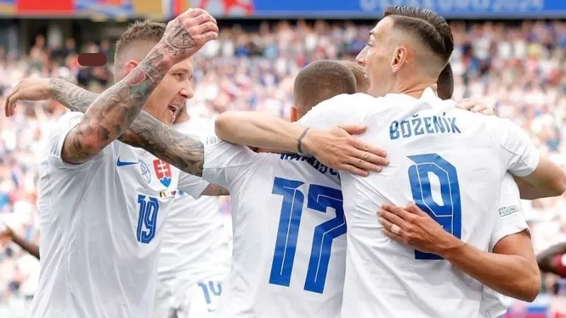 Chia sẻ ảnh đội tuyển Slovenia thể hiện sự chuẩn bị kỹ lưỡng cho mùa giải