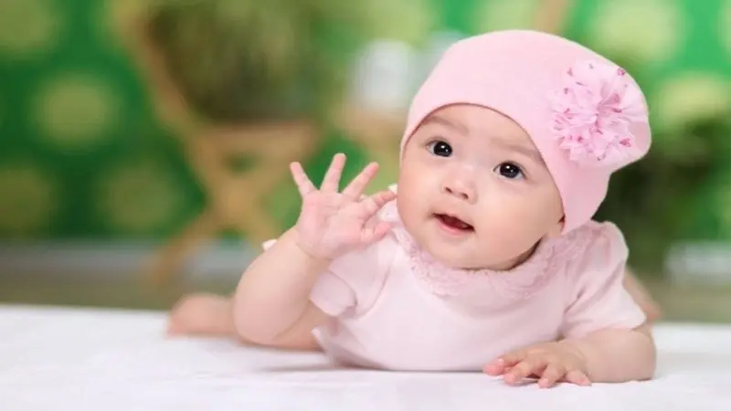 Em bé Hàn Quốc với gương mặt đáng yêu trong sáng