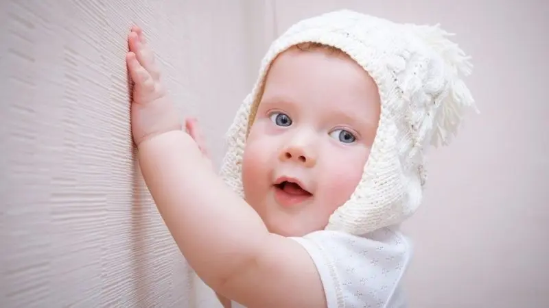 Nụ cười trong trẻo của em bé cute đầy sức hút