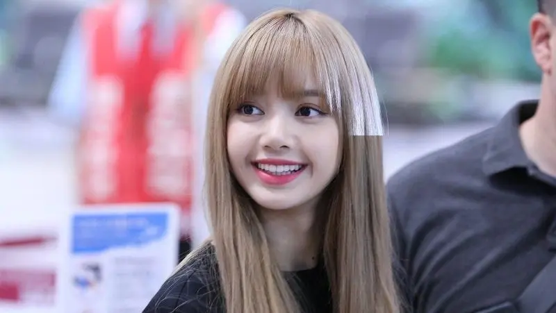 Ảnh Lisa cute mang lại nụ cười cho người xem Ảnh Lisa cute mang lại nụ cười cho người xem