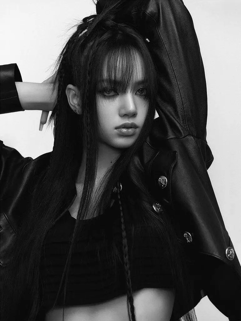 Ảnh Lisa ngầu mang đậm chất riêng và mạnh mẽ Ảnh Lisa ngầu mang đậm chất riêng và mạnh mẽ