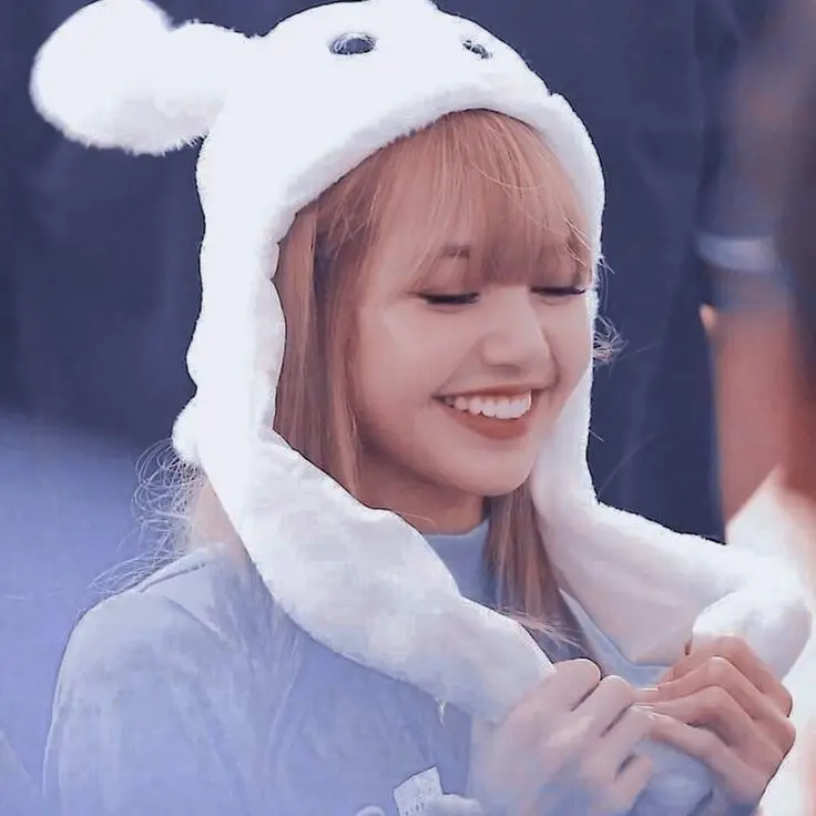 Khám phá bộ ảnh Lisa cute dễ thương nhất Khám phá bộ ảnh Lisa cute dễ thương nhất