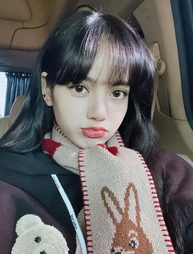 Hình ảnh Lisa xinh đẹp là biểu tượng của sự hoàn mỹ Hình ảnh Lisa xinh đẹp là biểu tượng của sự hoàn mỹ