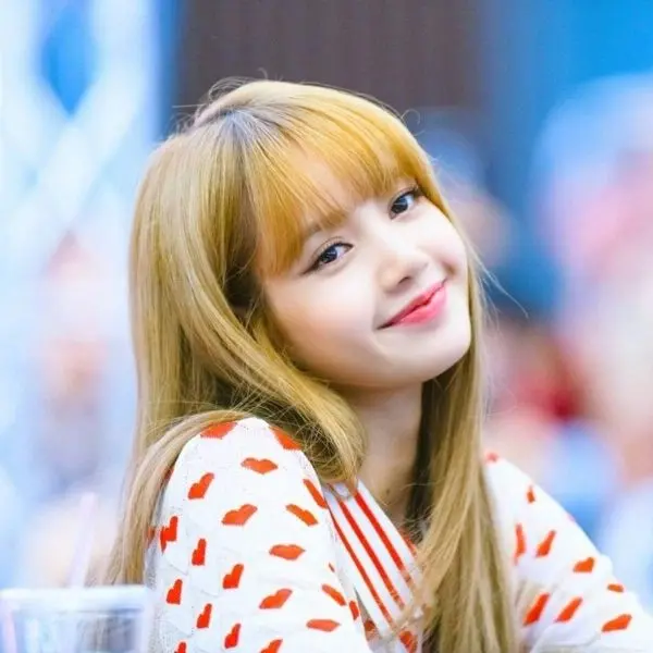 Hình ảnh Lisa cute khiến mọi người yêu thích Hình ảnh Lisa cute khiến mọi người yêu thích