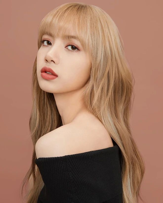 Bộ ảnh Lisa xinh đẹp lưu giữ khoảnh khắc ý nghĩa Bộ ảnh Lisa xinh đẹp lưu giữ khoảnh khắc ý nghĩa