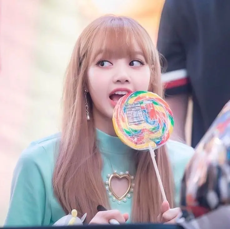 Ảnh Lisa cute đầy sức hút và ấn tượng Ảnh Lisa cute đầy sức hút và ấn tượng