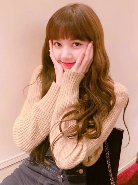 Ảnh Lisa cute luôn chiếm trọn trái tim fan hâm mộ Ảnh Lisa cute luôn chiếm trọn trái tim fan hâm mộ
