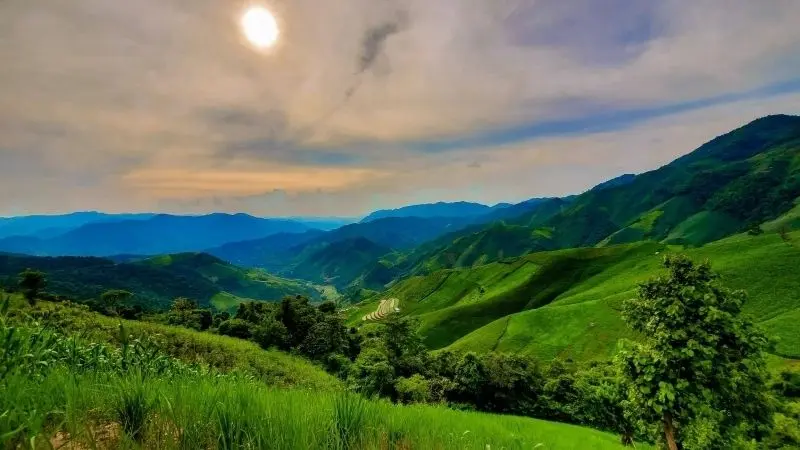 Cảm nhận hơi thở thiên nhiên qua ảnh rừng núi