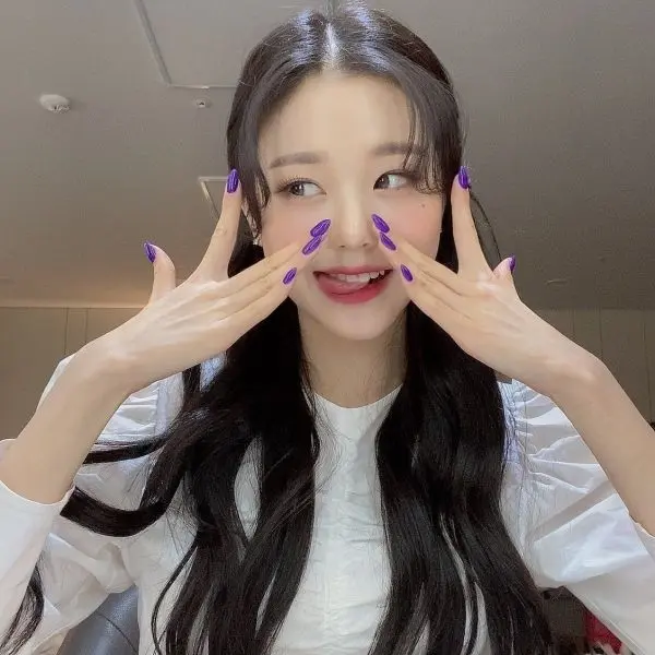 Tải ngay ảnh Wonyoung cute để làm hình nền