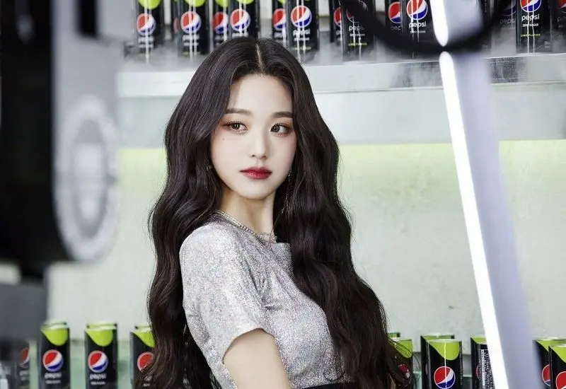 Ảnh Wonyoung ngầu tỏa sáng với phong thái riêng biệt