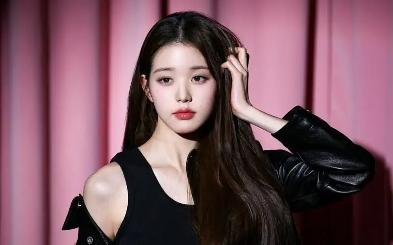 Ảnh Wonyoung ngầu tạo nên điểm nhấn ấn tượng
