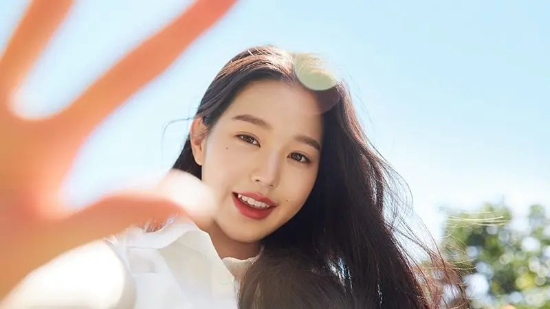 Wonyoung đẹp lung linh với phong cách độc đáo