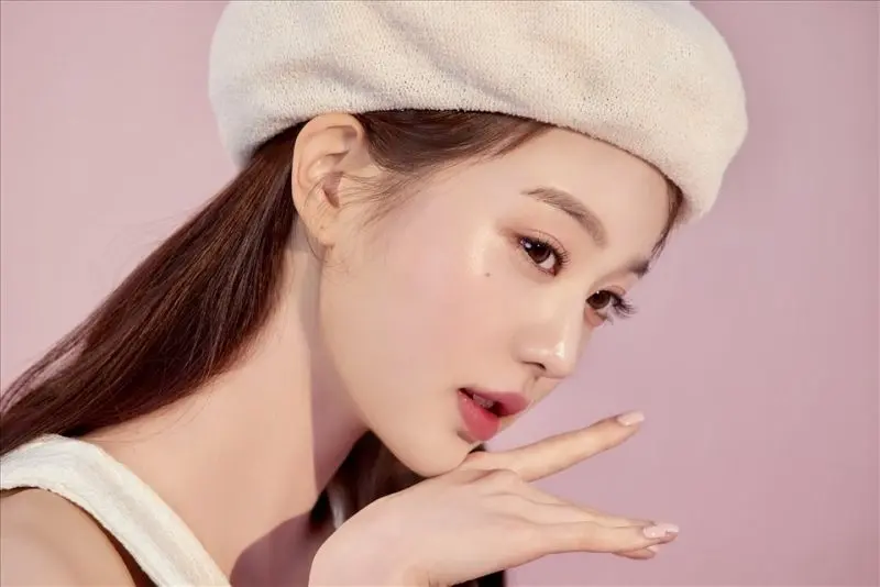 Wonyoung đẹp tựa như một biểu tượng thanh xuân