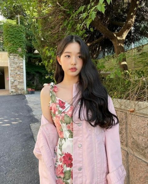 Ảnh Wonyoung cute tỏa sáng đầy ấn tượng