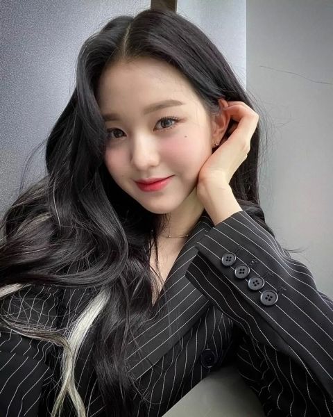 Wonyoung cute với thần thái dễ thương khó cưỡng