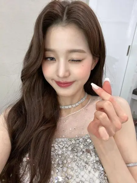 Wonyoung cute với nét đẹp trong sáng và tự nhiên