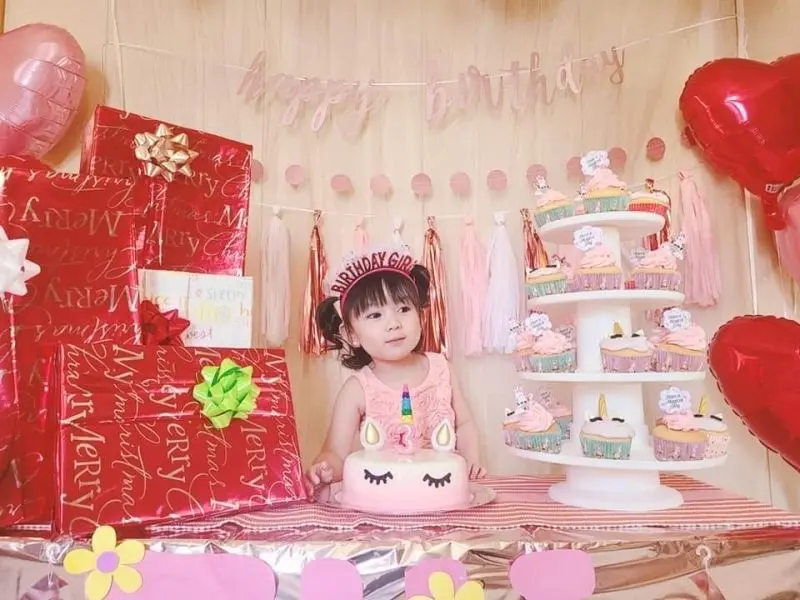 Hình ảnh sinh nhật cute với trang trí nhẹ nhàng