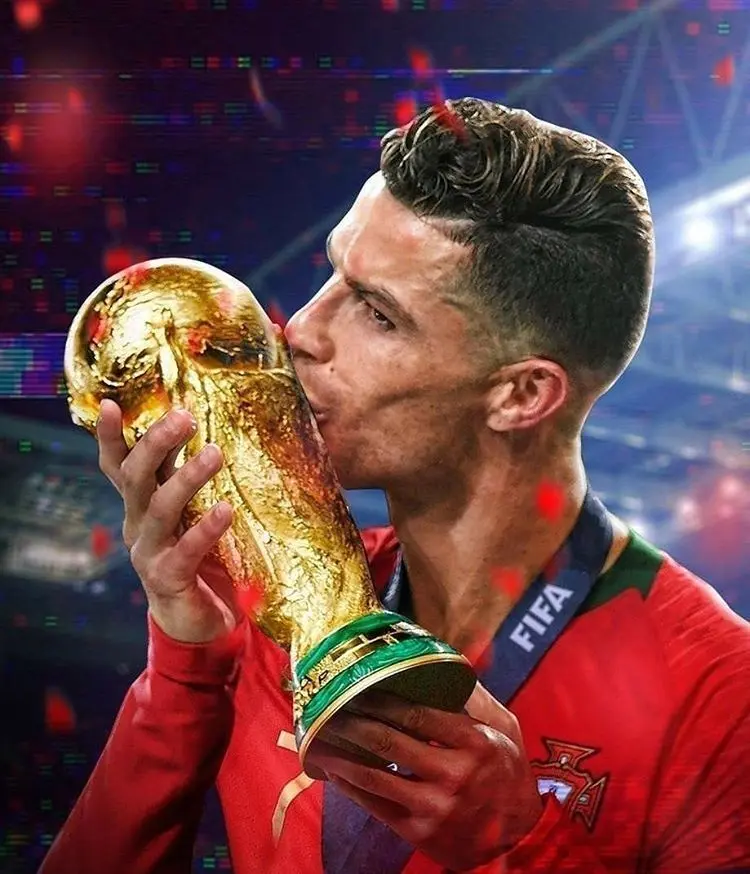 Ronaldo bên chiếc cúp cá nhân làm rạng danh bóng đá Ronaldo bên chiếc cúp cá nhân làm rạng danh bóng đá