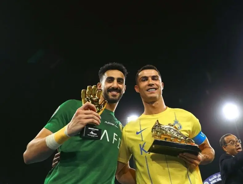 Ronaldo và chiếc cúp cá nhân vinh danh tài năng Ronaldo và chiếc cúp cá nhân vinh danh tài năng