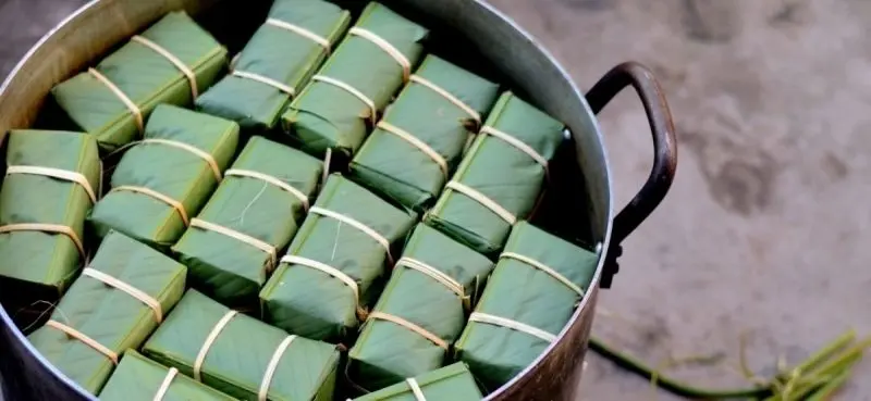 Hình ảnh nấu bánh chưng ngày Tết đầy tình cảm quê hương Hình ảnh nấu bánh chưng ngày Tết đầy tình cảm quê hương