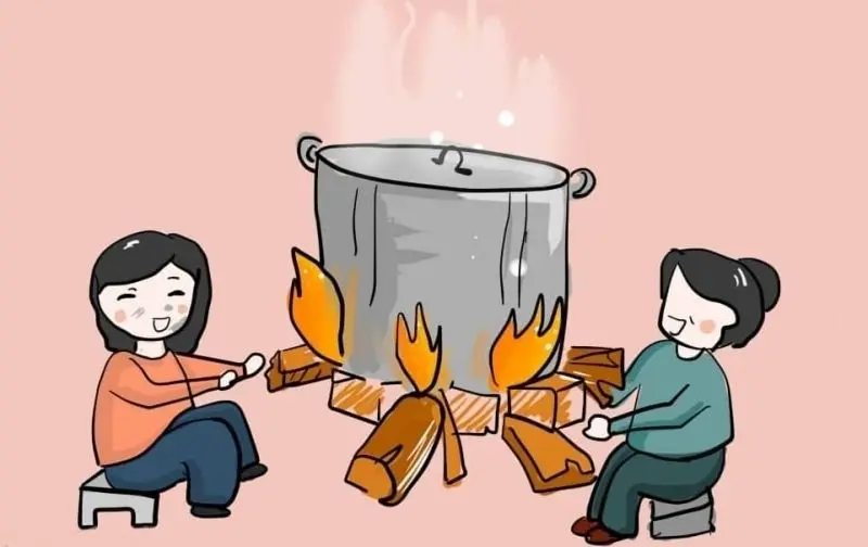 Cảnh nấu bánh chưng ngày Tết mang đậm hương vị cổ truyền Cảnh nấu bánh chưng ngày Tết mang đậm hương vị cổ truyền