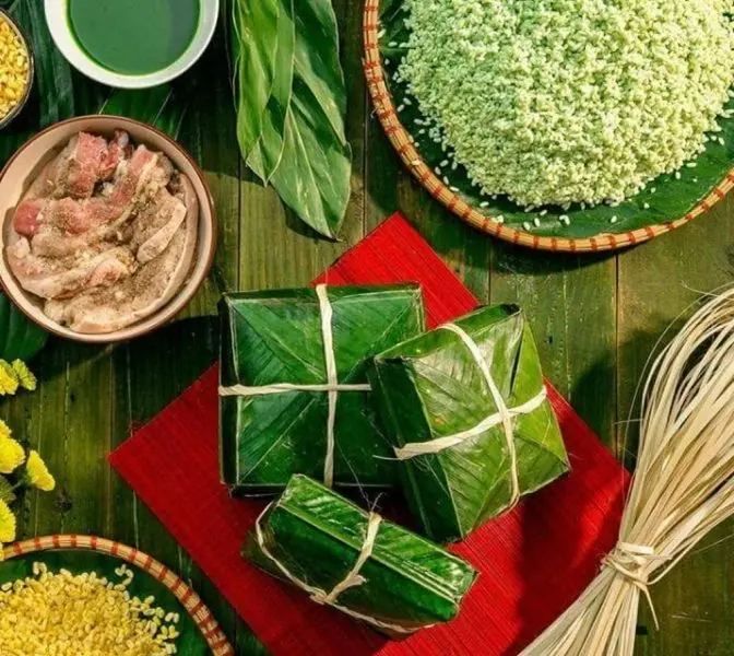 Hình ảnh gói bánh chưng ngày Tết đơn giản nhưng ý nghĩa Hình ảnh gói bánh chưng ngày Tết đơn giản nhưng ý nghĩa