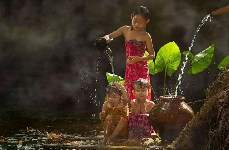 Hình ảnh lũ trẻ cười đùa vui vẻ Hình ảnh lũ trẻ cười đùa vui vẻ