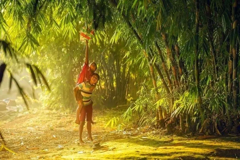 Những trò chơi giản dị của tuổi thơ trên quê hương thân thuộc Những trò chơi giản dị của tuổi thơ trên quê hương thân thuộc