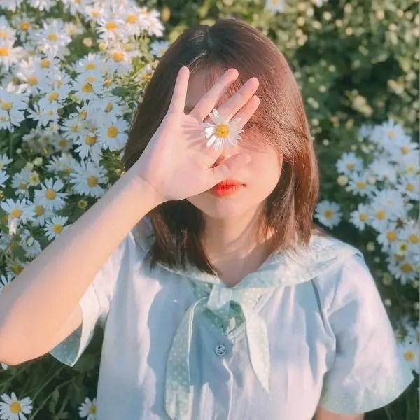 Gái xinh tóc ngắn che mặt tạo điểm nhấn ấn tượng Gái xinh tóc ngắn che mặt tạo điểm nhấn ấn tượng