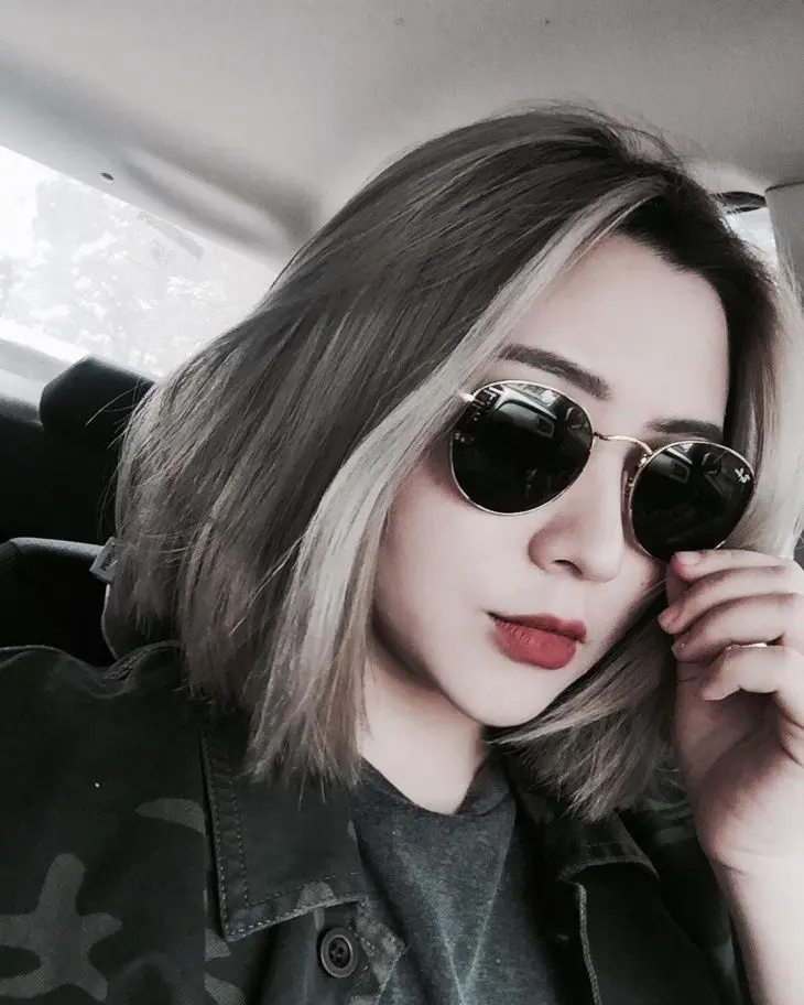 Ảnh gái xinh tóc ngắn đeo kính làm nổi bật nét cá tính Ảnh gái xinh tóc ngắn đeo kính làm nổi bật nét cá tính