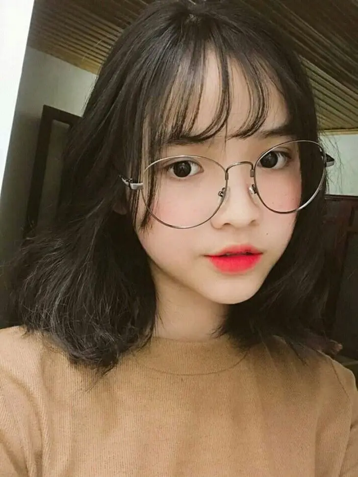 Ảnh gái xinh tóc ngắn đeo kính làm nổi bật sự tinh tế Ảnh gái xinh tóc ngắn đeo kính làm nổi bật sự tinh tế