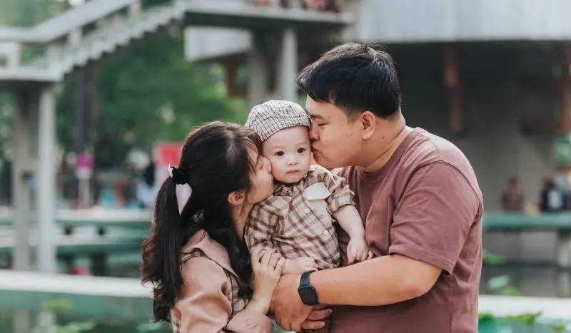 Ảnh gia đình hạnh phúc 3 người hạnh phúc ngọt ngào Ảnh gia đình hạnh phúc 3 người hạnh phúc ngọt ngào