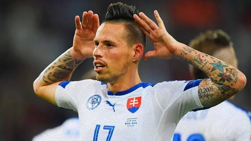 Ảnh chụp đội tuyển Slovakia giành chiến thắng ấn tượng