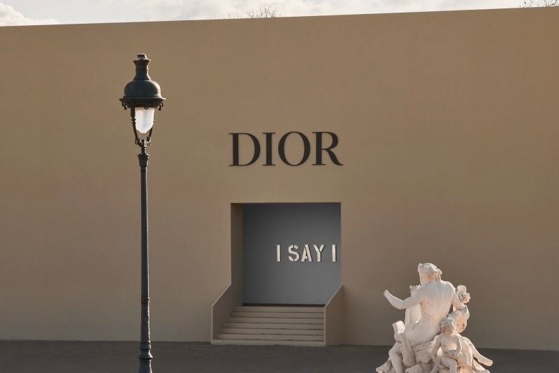 Ảnh Dior sang trọng với thiết kế tinh tế Ảnh Dior sang trọng với thiết kế tinh tế