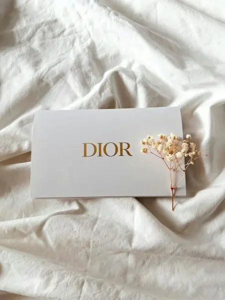 Hình ảnh Dior sang trọng mang đậm phong cách đẳng cấp Hình ảnh Dior sang trọng mang đậm phong cách đẳng cấp