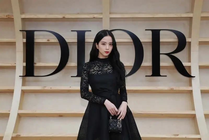 Sự thanh lịch trong ảnh Dior sang chảnh Sự thanh lịch trong ảnh Dior sang chảnh